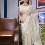Koushani Mukherjee Instagram – Mohaloya Bole Kotha ………

Subho Mohaloya shobaike 🙏🏻♥️