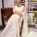 Koushani Mukherjee Instagram – Mohaloya Bole Kotha ………

Subho Mohaloya shobaike 🙏🏻♥️