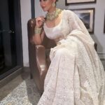 Koushani Mukherjee Instagram – Mohaloya Bole Kotha ………

Subho Mohaloya shobaike 🙏🏻♥️