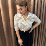 Koushani Mukherjee Instagram – Spreading Some Retro Vibes 🖤🤍

MUA @sahababusona 
Hair  @ginni_love21 
Styling : Yours Truly