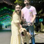 Koushani Mukherjee Instagram - Outing with Mom & Dad. #woof #woof 🦮🐾🐾🦮 #pawsome #feeling @myself_koushani @bonysengupta