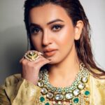Koushani Mukherjee Instagram – ROYALTY 

MUA  @sahababusona 
Hair @ginni_love21 
Styling @stylebysumit 
Clicked by @abhinaskarphotography
Outfit @kritikamurarka 
Jewellery @sawansukhaindia JW Marriott Hotel Kolkata