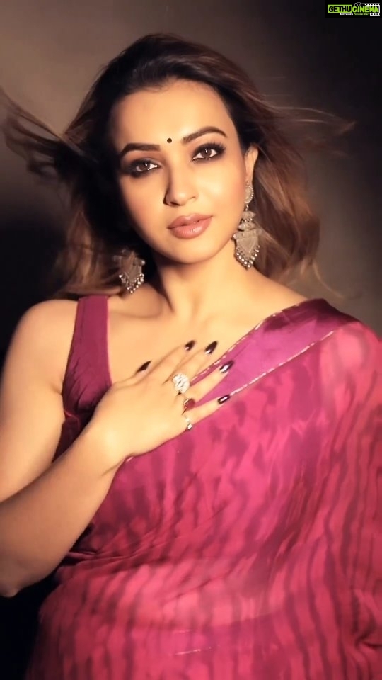 Koushani Mukherjee Instagram - Recreating The Character that I liked the most recently !!! Video : @sayantan_dutta_photography MUA @sahababusona Hair @moumitasani #trending #trendingreels #song #bosslady #independent #loveyourself #mood #vibes #instagram