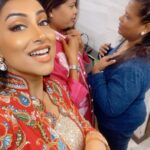 Kranti Redkar Instagram - Jokes apart .. this is is true .. they were good to me the entire day @nilu_j.h @manepriyanka85
