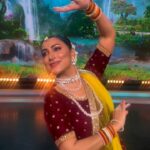 Kranti Redkar Instagram - Dance like no one is watching . Thank you Ash @ashishpatil_the_lavniking for shooting this one .
