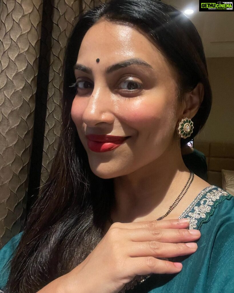 Kranti Redkar Instagram - Shubha Dhanatrayodashi ❤️ Earrings by @sorayaajewels_
