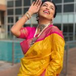 Kranti Redkar Instagram - ये लक्ष्मी ,ये सरस्वती यही दुर्गा का अवतार है ये अनुसूया, यही सावित्री यही काली रूप का वैभव है नारी शक्ति को प्रणाम दुर्गा माँ को वंदन Saree: @kapsepaithaniofficial Stylist : @saileerajpurenagane Blouse : @veushalee_fashion_studio Jewellery : @sorayaajewels_ Hair : @reshmachaugule2511 Photography : @vilas__000