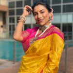 Kranti Redkar Instagram - ये लक्ष्मी ,ये सरस्वती यही दुर्गा का अवतार है ये अनुसूया, यही सावित्री यही काली रूप का वैभव है नारी शक्ति को प्रणाम दुर्गा माँ को वंदन Saree: @kapsepaithaniofficial Stylist : @saileerajpurenagane Blouse : @veushalee_fashion_studio Jewellery : @sorayaajewels_ Hair : @reshmachaugule2511 Photography : @vilas__000
