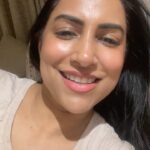 Kranti Redkar Instagram - Pls avoid the crazy happening behind . And try to listen to my voice 🙈