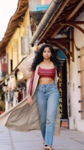 Krisha Kurup Instagram - ✨ #fyp #reels #timetraveller @krishakurup 📸🖥️ @soorajphotography__ Jew Street Mattancheri