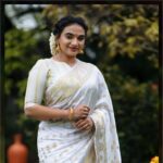 Krishna Praba Instagram - Wishing you a very happy Onam in advance ! Inframe: @krishnapraba_momentzz Costume: @mayoorikha_kochi Production : @l4lavendermedia New showroom opening on 23rd August at MG Road Ernakulam. ജില്ലയിലെ ഏറ്റവും വലിയ ഹോൾസെയിൽ ജ്വല്ലറി ഷോറൂം ഇനി MG Road-ൽ. . For more details, please contact @ + 91 8589826366 or visit our showrooms. . . #onam #happyonam #festival #onam2023 #openingsoon #nakshatramgroad #nakshatragoldanddiamonds #nakshatraaluva #wholesalejewellery #weddingjewellery #WeddingCollection #weddingoffers #nakshatraperumbavoor #wholesalegold #നക്ഷത്ര #wholesalegold #wholesaleprice #lowestprice #diamondjewellery #specialoffer #jewellery #onlinepurchase #onlinegoldseller #onlinegoldpurchasing #nakshatrathoppumpady MG Road Kochi