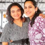 Krishna Praba Instagram - Life time bonding… Full of laughter, unity, positive vibes💓👯‍♀️ @harbour_cochin . . @joby_kannampadam @hemanthmenon @prasanthkanjiramattom @vivekanandv_official @meet_miya #get #together #gettogether #friendship #happiness #unity #positivity #positivevibes #laugh