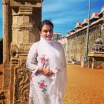 Krishna Praba Instagram - A walk through the culture,astounding architecture #sriranganathaswamytemple . . #pilgrim #workship #admire #culture #travel #happiness #bliss Srirangam Sri Ranganathaswamy Kovil