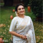 Krishna Praba Instagram - Wishing you a very happy Onam in advance ! Inframe: @krishnapraba_momentzz Costume: @mayoorikha_kochi Production : @l4lavendermedia New showroom opening on 23rd August at MG Road Ernakulam. ജില്ലയിലെ ഏറ്റവും വലിയ ഹോൾസെയിൽ ജ്വല്ലറി ഷോറൂം ഇനി MG Road-ൽ. . For more details, please contact @ + 91 8589826366 or visit our showrooms. . . #onam #happyonam #festival #onam2023 #openingsoon #nakshatramgroad #nakshatragoldanddiamonds #nakshatraaluva #wholesalejewellery #weddingjewellery #WeddingCollection #weddingoffers #nakshatraperumbavoor #wholesalegold #നക്ഷത്ര #wholesalegold #wholesaleprice #lowestprice #diamondjewellery #specialoffer #jewellery #onlinepurchase #onlinegoldseller #onlinegoldpurchasing #nakshatrathoppumpady MG Road Kochi