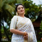 Krishna Praba Instagram - Wishing you a very happy Onam in advance ! Inframe: @krishnapraba_momentzz Costume: @mayoorikha_kochi Production : @l4lavendermedia New showroom opening on 23rd August at MG Road Ernakulam. ജില്ലയിലെ ഏറ്റവും വലിയ ഹോൾസെയിൽ ജ്വല്ലറി ഷോറൂം ഇനി MG Road-ൽ. . For more details, please contact @ + 91 8589826366 or visit our showrooms. . . #onam #happyonam #festival #onam2023 #openingsoon #nakshatramgroad #nakshatragoldanddiamonds #nakshatraaluva #wholesalejewellery #weddingjewellery #WeddingCollection #weddingoffers #nakshatraperumbavoor #wholesalegold #നക്ഷത്ര #wholesalegold #wholesaleprice #lowestprice #diamondjewellery #specialoffer #jewellery #onlinepurchase #onlinegoldseller #onlinegoldpurchasing #nakshatrathoppumpady MG Road Kochi
