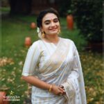 Krishna Praba Instagram - Wishing you a very happy Onam in advance ! Inframe: @krishnapraba_momentzz Costume: @mayoorikha_kochi Production : @l4lavendermedia New showroom opening on 23rd August at MG Road Ernakulam. ജില്ലയിലെ ഏറ്റവും വലിയ ഹോൾസെയിൽ ജ്വല്ലറി ഷോറൂം ഇനി MG Road-ൽ. . For more details, please contact @ + 91 8589826366 or visit our showrooms. . . #onam #happyonam #festival #onam2023 #openingsoon #nakshatramgroad #nakshatragoldanddiamonds #nakshatraaluva #wholesalejewellery #weddingjewellery #WeddingCollection #weddingoffers #nakshatraperumbavoor #wholesalegold #നക്ഷത്ര #wholesalegold #wholesaleprice #lowestprice #diamondjewellery #specialoffer #jewellery #onlinepurchase #onlinegoldseller #onlinegoldpurchasing #nakshatrathoppumpady MG Road Kochi