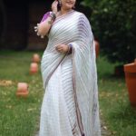 Krishna Praba Instagram – White🤍 Purple 💜 rope
🤍💜🤍💜
Kerala saree🤩
Rockkk this Onam with 
@sajawat_designerhub_bridalshop 
.
.
Styling  by  @styling_by_js 
@l4lavendermedia 
@kondai_lip_resort 
@hospitalityevolve 

#purple #rope #design #trending #fashion #white #onam #traditional #backwaters Kondai Lip Backwater Heritage Resort Alappuzha