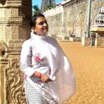 Krishna Praba Instagram - A walk through the culture,astounding architecture #sriranganathaswamytemple . . #pilgrim #workship #admire #culture #travel #happiness #bliss Srirangam Sri Ranganathaswamy Kovil