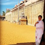 Krishna Praba Instagram - A walk through the culture,astounding architecture #sriranganathaswamytemple . . #pilgrim #workship #admire #culture #travel #happiness #bliss Srirangam Sri Ranganathaswamy Kovil