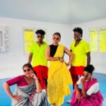 Krishna Praba Instagram - Just Trending… . . 📸 @logan_twenty_1 ✂️ @l4lavendermedia 🕺💃 @ria__riya_andrea__ria @s_e_e_t_h_a_r_a_m_ @vismaya_devan_ @____typo___kid____ @iam__thandav_ @arun_thandav #reelsvideo #dancereels #dance #dappankuthu #vibes #reelkarofeelkaro #reels #reelitfeelit #group #choreography #choreo Chennai, India