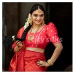 Krishna Praba Instagram - Tradition Meets Trendy City Bridal Fest : ( May 5 - July 5 ) 2 മാസം നീണ്ട് നിൽക്കുന്ന വിവാഹാഘോഷങ്ങൾ. * Win Diamond Ring : City Silk ബ്രൈഡൽ സെക്ഷൻ സന്ദർശിക്കൂ Diamond Ring സ്വന്തമാക്കൂ... * 100% Cash back offer : വിവാഹ പർച്ചേസ് നടത്തിയവരിൽ നിന്നും നറുക്കെടുപ്പിലൂടെ തിരഞ്ഞെടുക്കുന്ന ഒരാൾക്ക് ലഭിക്കുന്നു full Cashback. *ഒപ്പം 3000 രൂപ മുതലുള്ള വെറൈറ്റി ബ്രൈഡൽ ഡ്രെസ്സുകളും. For more details please contact at +91 9526899599 . . #CitySilks #citybridalfest #citysilksmundakkayam #citysilksperumbavoor #citysilkspalarivattom #cityshopping #citybride #citysilksedapally #citysilksfamilydestination #bestdesign #bestclothing #bestclothingstore #bestclothingever #clothingdesign #clothingstore #clothingspot #cashback #cashbackoffer #offer #offerprices #offersale #diamondring #winner #contest #wedding #weddingcollection #weddingdress #weddingdesign #weddingsaree City Silks