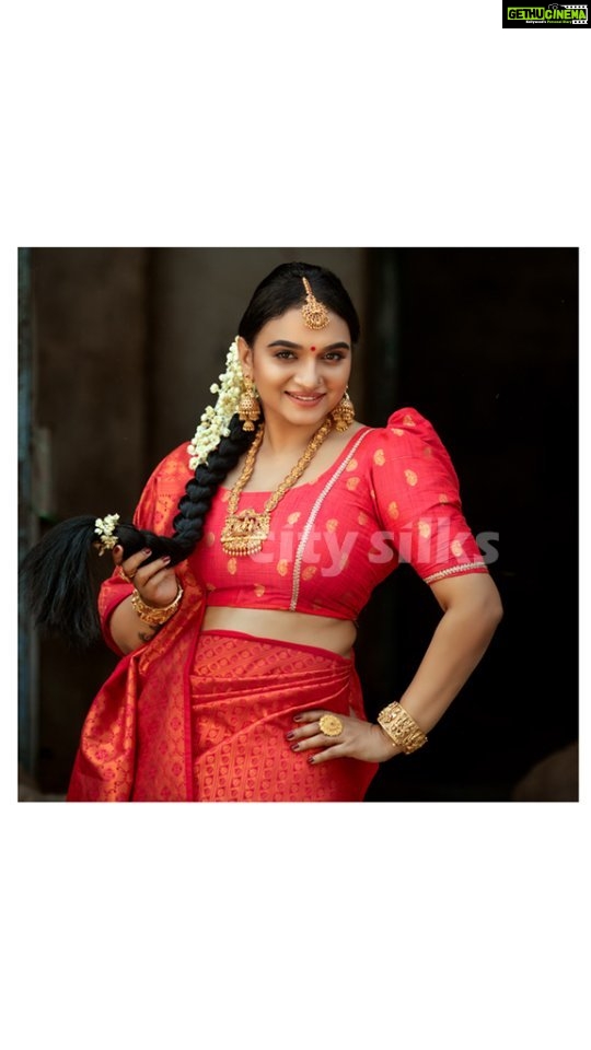 Krishna Praba Instagram - Tradition Meets Trendy City Bridal Fest : ( May 5 - July 5 ) 2 മാസം നീണ്ട് നിൽക്കുന്ന വിവാഹാഘോഷങ്ങൾ. * Win Diamond Ring : City Silk ബ്രൈഡൽ സെക്ഷൻ സന്ദർശിക്കൂ Diamond Ring സ്വന്തമാക്കൂ... * 100% Cash back offer : വിവാഹ പർച്ചേസ് നടത്തിയവരിൽ നിന്നും നറുക്കെടുപ്പിലൂടെ തിരഞ്ഞെടുക്കുന്ന ഒരാൾക്ക് ലഭിക്കുന്നു full Cashback. *ഒപ്പം 3000 രൂപ മുതലുള്ള വെറൈറ്റി ബ്രൈഡൽ ഡ്രെസ്സുകളും. For more details please contact at +91 9526899599 . . #CitySilks #citybridalfest #citysilksmundakkayam #citysilksperumbavoor #citysilkspalarivattom #cityshopping #citybride #citysilksedapally #citysilksfamilydestination #bestdesign #bestclothing #bestclothingstore #bestclothingever #clothingdesign #clothingstore #clothingspot #cashback #cashbackoffer #offer #offerprices #offersale #diamondring #winner #contest #wedding #weddingcollection #weddingdress #weddingdesign #weddingsaree City Silks