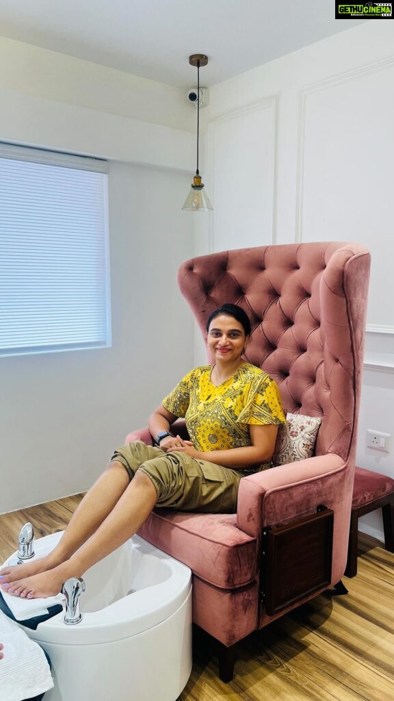 Krishna Praba Instagram - Pamper yourself with @fingertipsthenailspa 📍Panampilly Nagar ,3 rd cross road #pamper #beauty #nails #spa #pedicure #manicure #saloon
