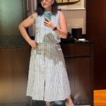 Krishna Praba Instagram – Mandatory Mirror selfie and a super click by @logan_twenty_1 
#lulufashionweek2023 
#lulumallkochi 
@n.i.f.t 

#fashion #krithi #causual #casual #casualstyle #celebrity #show