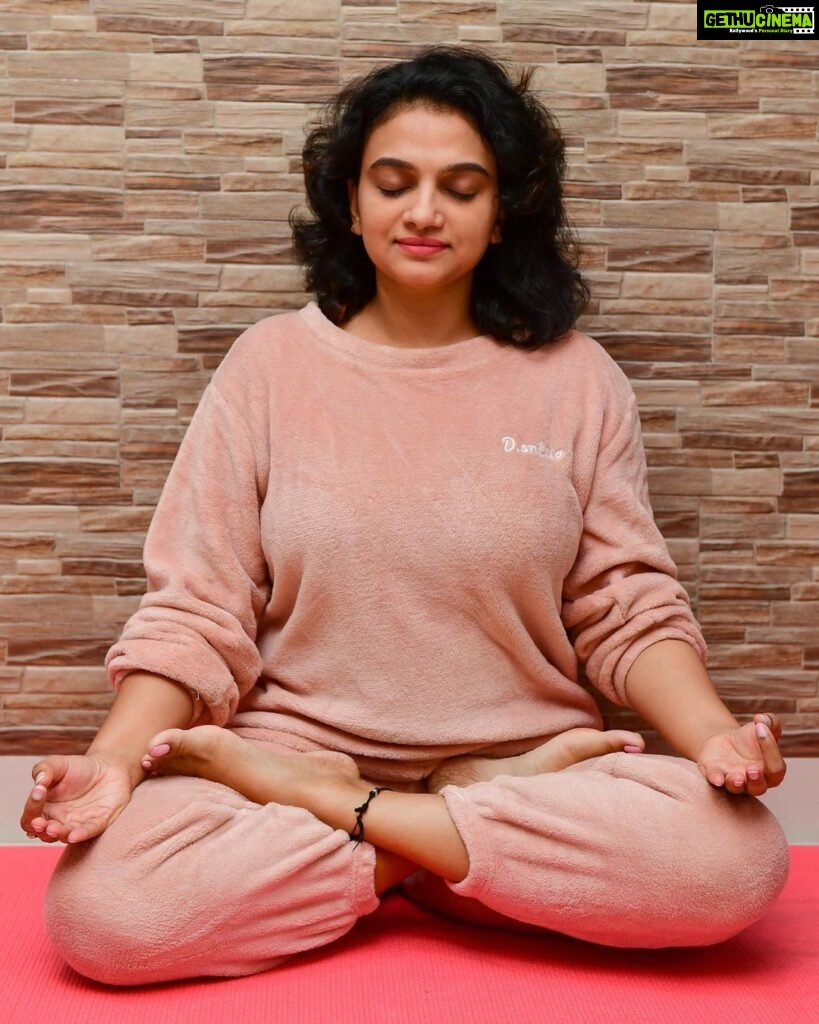 Krishna Praba Instagram - Just breathe..🧘‍♀️ #happyinternationalyogaday #yoga #peace #health #mind
