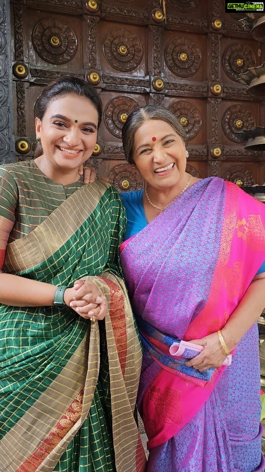 Krishna Praba Instagram - Himagiri thanaye..🙏 With sreelathamma..🤗😘 @_sreelathanamboodiri_ 📸 @laijumohan7 #music #singers #actors #shoot #location #celebrity #reelsinstagram #reels #reelkarofeelkaro♥️ #reelkarofeelkaro #reelitfeelit #musicreels Trivandrum, India