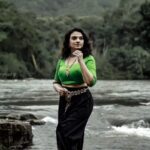 Krishna Praba Instagram – Nature 💚🌿🍀
.
.
@lijo___paul 
@riverinesuites 

#athirampilly #athirapallywaterfalls #waterfall #nature #green #arrahman #evergreen #maniratnam