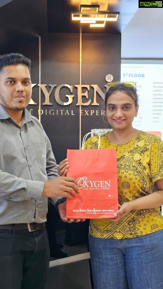 Krishna Praba Instagram - Thank you @oxygenthedigitalexpert @s23ultragraphy #s23ultra #shopping #happiness #onam #digital #oxygen