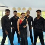 Krishna Praba Instagram – Karu kare karuppayi🖤 with namma boys🤗🤗
Heyyyy its trending guys..
#leo
@thandavdanceschool
.
.
. #reelsinstagram #reels #reelitfeelit #reelkarofeelkaro #dancereels #trending Kochi, India