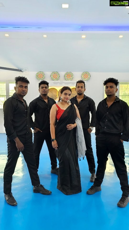 Krishna Praba Instagram - Karu kare karuppayi🖤 with namma boys🤗🤗 Heyyyy its trending guys.. #leo @thandavdanceschool . . . #reelsinstagram #reels #reelitfeelit #reelkarofeelkaro #dancereels #trending Kochi, India