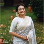 Krishna Praba Instagram - Wishing you a very happy Onam in advance ! Inframe: @krishnapraba_momentzz Costume: @mayoorikha_kochi Production : @l4lavendermedia New showroom opening on 23rd August at MG Road Ernakulam. ജില്ലയിലെ ഏറ്റവും വലിയ ഹോൾസെയിൽ ജ്വല്ലറി ഷോറൂം ഇനി MG Road-ൽ. . For more details, please contact @ + 91 8589826366 or visit our showrooms. . . #onam #happyonam #festival #onam2023 #openingsoon #nakshatramgroad #nakshatragoldanddiamonds #nakshatraaluva #wholesalejewellery #weddingjewellery #WeddingCollection #weddingoffers #nakshatraperumbavoor #wholesalegold #നക്ഷത്ര #wholesalegold #wholesaleprice #lowestprice #diamondjewellery #specialoffer #jewellery #onlinepurchase #onlinegoldseller #onlinegoldpurchasing #nakshatrathoppumpady MG Road Kochi