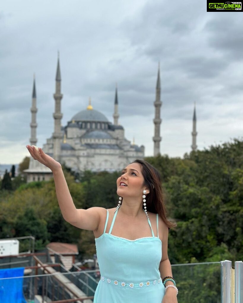Kritika Sharma Instagram - Kabootar aa aa aa - NAHI AYA! @sevenhillsrestaurant #travel #turkey #istanbul Istanbul, Turkey
