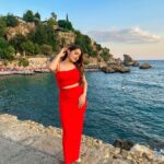 Kritika Sharma Instagram - Kudi Kudi Main Kinni Kinni ❤️ Outfit - zara Location - marina , Antalya #travel #antalya #turkey #redress Marina, Antalya
