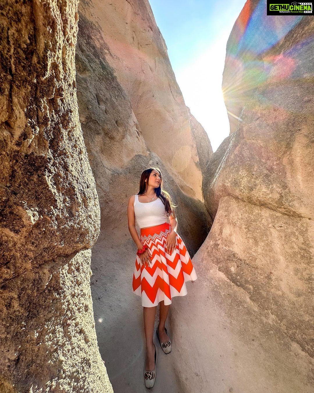 Kritika Sharma Instagram - Places to see in cappadocia! We stayed there for 3days and we did both green and red tour which is south and north cappadocia! Also the highlight - cave hotel and hot air balloon ride! 1. Pasha Valley 2. Love valley 3. Fairy Chimneys 4 Pasha Valley 5. Kings valley 6 hot air balloon ride 7 underground city tour 8 and 9 . Monastery 10. Pigeon valley If you have any questions please drop@a comment below ! #travel #turkey #cappadocia #tourists #tours Cappadocia/Turkey