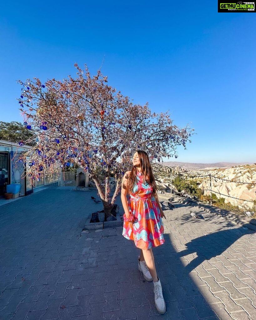 Kritika Sharma Instagram - Places to see in cappadocia! We stayed there for 3days and we did both green and red tour which is south and north cappadocia! Also the highlight - cave hotel and hot air balloon ride! 1. Pasha Valley 2. Love valley 3. Fairy Chimneys 4 Pasha Valley 5. Kings valley 6 hot air balloon ride 7 underground city tour 8 and 9 . Monastery 10. Pigeon valley If you have any questions please drop@a comment below ! #travel #turkey #cappadocia #tourists #tours Cappadocia/Turkey