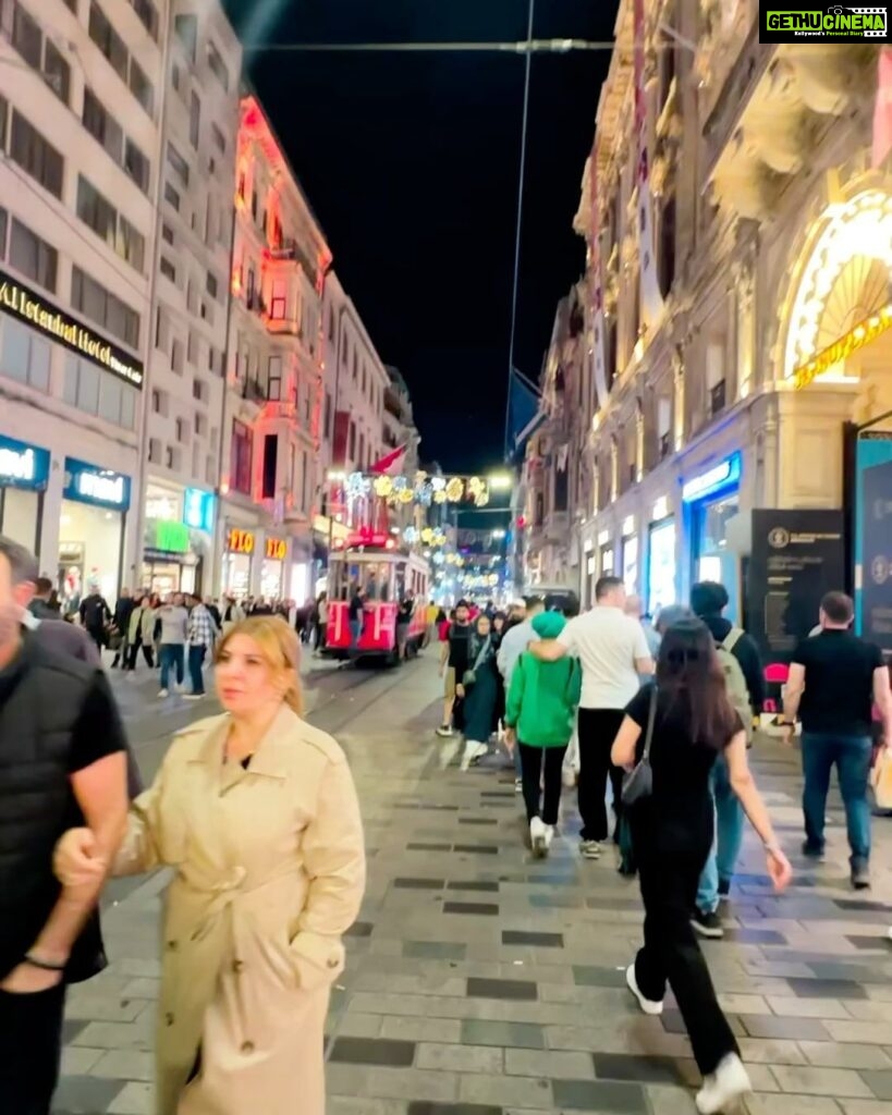 Kritika Sharma Instagram - Tourists Spots to visit in Istanbul Part - 2 1. Blue Mosque 2. Seven Hills restaurant - they let you feed the birds and you can see blue mosque and Hagia Sofia as well so do visit 3. Grand Bazaar - For shopping and bargaining is must ! 4. Topkapi Palace 5. Galata Tower 6. Suleymainiye Mosque 7. Taksim Street 8. Baklava and Turkish Tea 9. Kumpir - potato filled with veggies and sauces a famous street food for vegetarians 10. The famous St Sebastian cake at Galata Tower! Comment below if you have any questions ! Outfit Details Blue dress @thesushclothing Orange dress @label.taikee Styled by @_vaishnavii.3011 #turkey #istanbul #2023 #touristsplacesinistanbul #travel #tourist Istanbul, Turkey