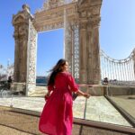 Kritika Sharma Instagram – Tourist spots to visit In Istanbul – part 1 
1. Hagia Sofia – Outside 
2. Hagia Sofia – inside 
Ps please wear full clothes when visiting mosques and take a scarf with you to cover your head or else you will have to pay for it inside ! 
3. Dolmabahce Palace 
4 .Dolmabahce Palace – the Gate 
5 Dolmabahce Palace – outside garden 
6 Simit – A famous street food of turkey 
7 & 8 Basilica Cistern 

If you are planning a trip to turkey and have any questions feel free to comment below ! 
part 2 coming ! 
Outfit @saadgee.india 
Styled by @_vaishnavii.3011 

#turkey #placestoseeinistanbul #istanbul #tourists #whattoseeinistanbul #2023 #trip #vacation Istanbul, Turkey