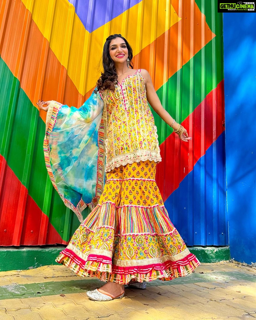 Kriti verma Instagram - Happiness….when my all 3 latest released songs ‘Sara Sehar’ , ‘Trucker’ & ‘Rupa’ are trending on Instagram 🥰 Outfit - @tiarastore.co.in 🫶🏻 #kriti #kritiverma #musicvideo #biggboss #roadies #mtv