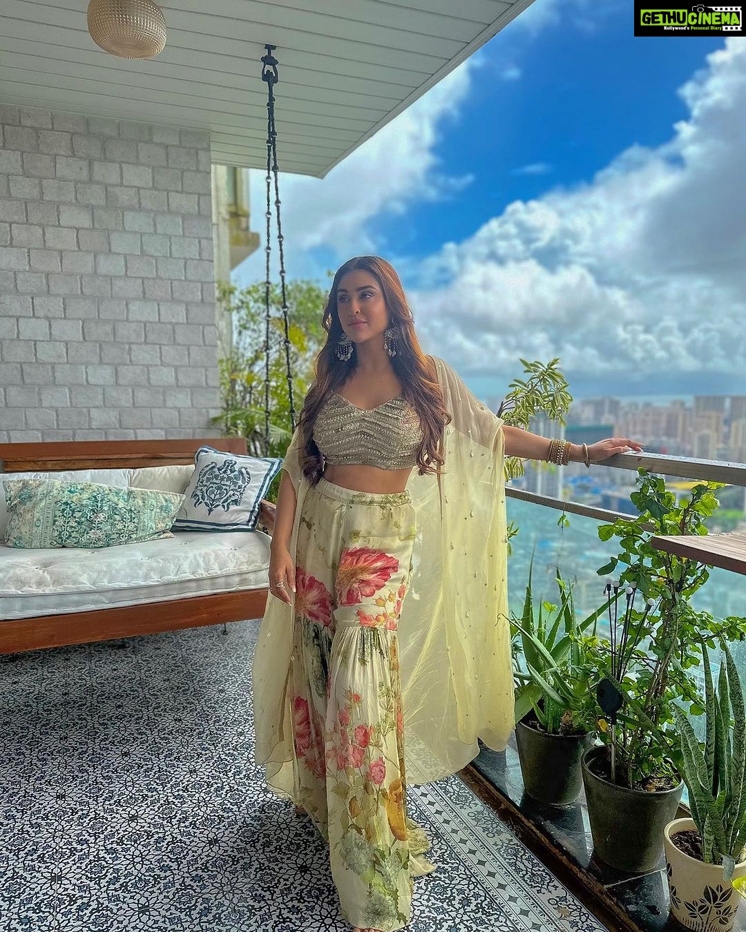 Krystle D'Souza Instagram - Green grass , blue skies .. in this beautiful world 🫶🏼 . . Outfit: @lapink_by_knareshkumar Jewellery: @shringaaar.ethnicstory PR: @vblitzcommunications . . . . . #ganpatibappamorya #ganeshchaturthi #festive #festival #festivewear #indian #festivalfashion #ganpati