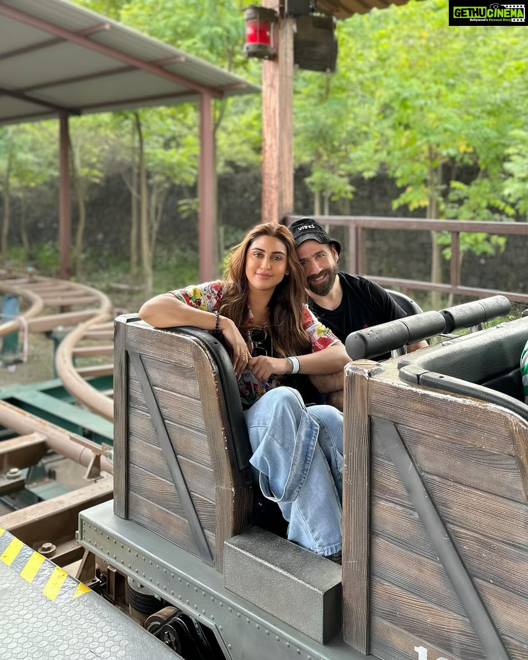 Krystle D'Souza Instagram - Swipe till the end for some fun rides ! @imagicaaworld is literally the Perfect Destination for friends and family to indulge in fun and adventure. I can’t wait to go back for more this upcoming holiday and festive season 💫 After a day full of rides @novotelimagicaa got our back! Such a comfortable stay and great food and hospitality made our day ! #imagicaadiaries #novotelimagica #memories Imagicaa