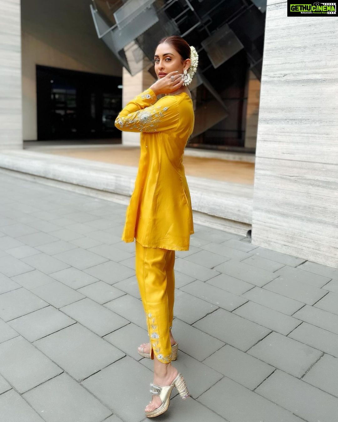 Krystle D'Souza Instagram - ☀️🌙 and all things yellow 💛 . . Outfit - @trumpetvineofficial PR- @sonyashaikh Kohlapuri heels - @irasoles