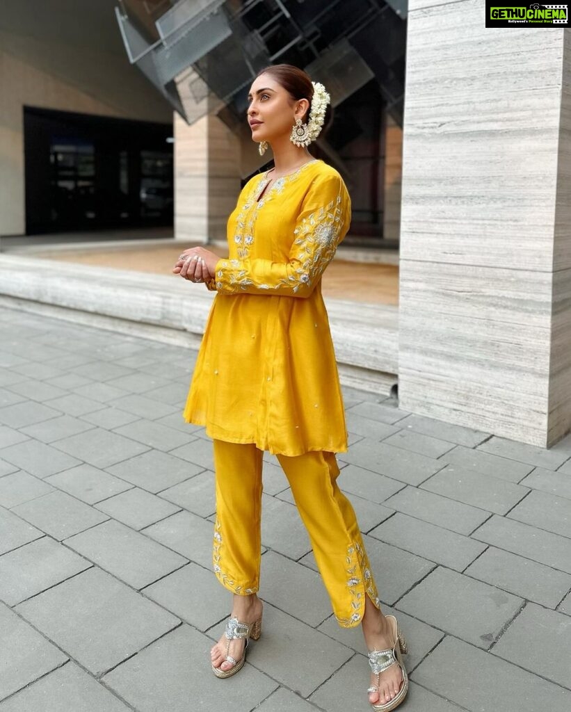 Krystle D'Souza Instagram - ☀️🌙 and all things yellow 💛 . . Outfit - @trumpetvineofficial PR- @sonyashaikh Kohlapuri heels - @irasoles