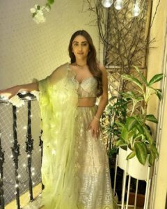 Krystle D'Souza Instagram - Dil-wali Diwali ✨🫶🏼
.
.
.

Outfit @sandhyashah.shah
PR @sonyashaikh