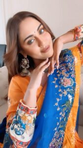 Krystle D'Souza Instagram - Since I’m humming this all day I thought might as well !!! . . . #navratri #khalasi