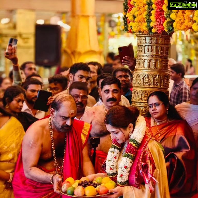 Kushboo Instagram - Divine blessing from the God! Feel so lucky to have been invited by #VishnumayaTemple in Thrissur to do #NaariPooja . Only chosen ones are invited. They believe the Goddess herself chooses the person. My humble gratitude to everyone at the temple for blessing me with such an honor. I am sure this will bring many more good things to all those who pray everyday and believe there is a super power to protect us.. Prayed for my loved ones and the world to be a better, happier & a peaceful place. #OmShivayaNamaha #naarishakti