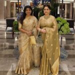 Kushboo Instagram - For the zillionth time we landed up looking like siamese twins and people think we are twinning. My bestie @sujataavijaykumar & myself at a wedding in Bangalore last night end up wearing same color sarees. And what do we do?? Show off our tastes. ❤️❤️